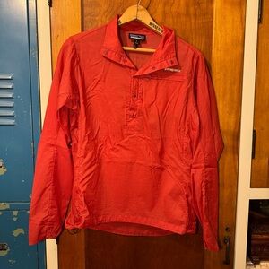 Patagonia women’s Houdini pullover size medium